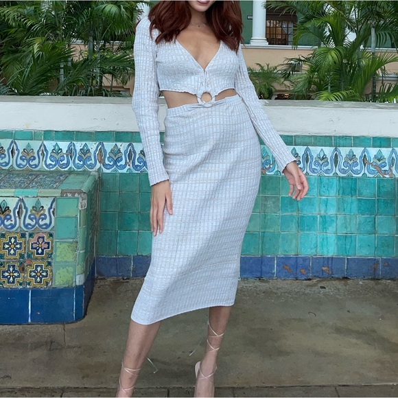 Gorgeous mermaid body con midi dress 💌 - Picture 2 of 3